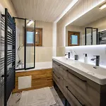 Jacuzzi 6 Places & Salle De Jeux & Proche & Parking Prive *