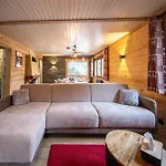 Jacuzzi 6 Places & Salle De Jeux & Proche & Parking Prive Шале