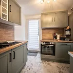 Jacuzzi 6 Places & Salle De Jeux & Proche & Parking Prive