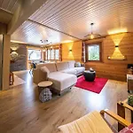 Jacuzzi 6 Places & Salle De Jeux & Proche & Parking Prive Жерарме