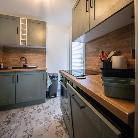 Jacuzzi 6 Places & Salle De Jeux & Proche & Parking Prive Chalet *
