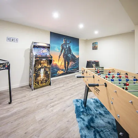 Chalet Jacuzzi 6 Places & Salle De Jeux & Proche & Parking Prive
