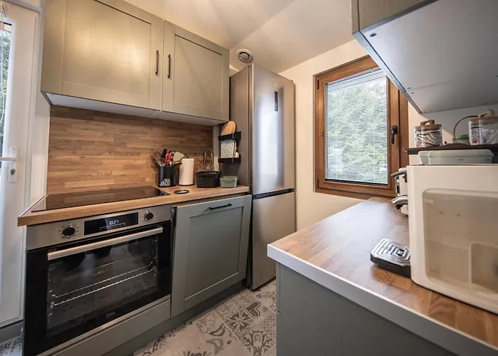 Jacuzzi 6 Places & Salle De Jeux & Proche & Parking Prive Chalet