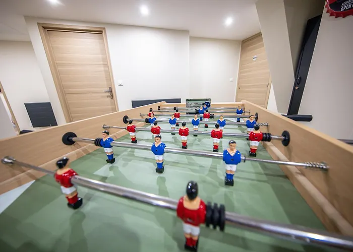 Jacuzzi 6 Places & Salle De Jeux & Proche & Parking Prive *