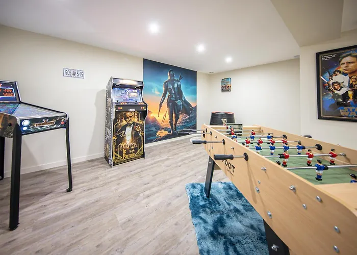 Chalet Jacuzzi 6 Places & Salle De Jeux & Proche & Parking Prive